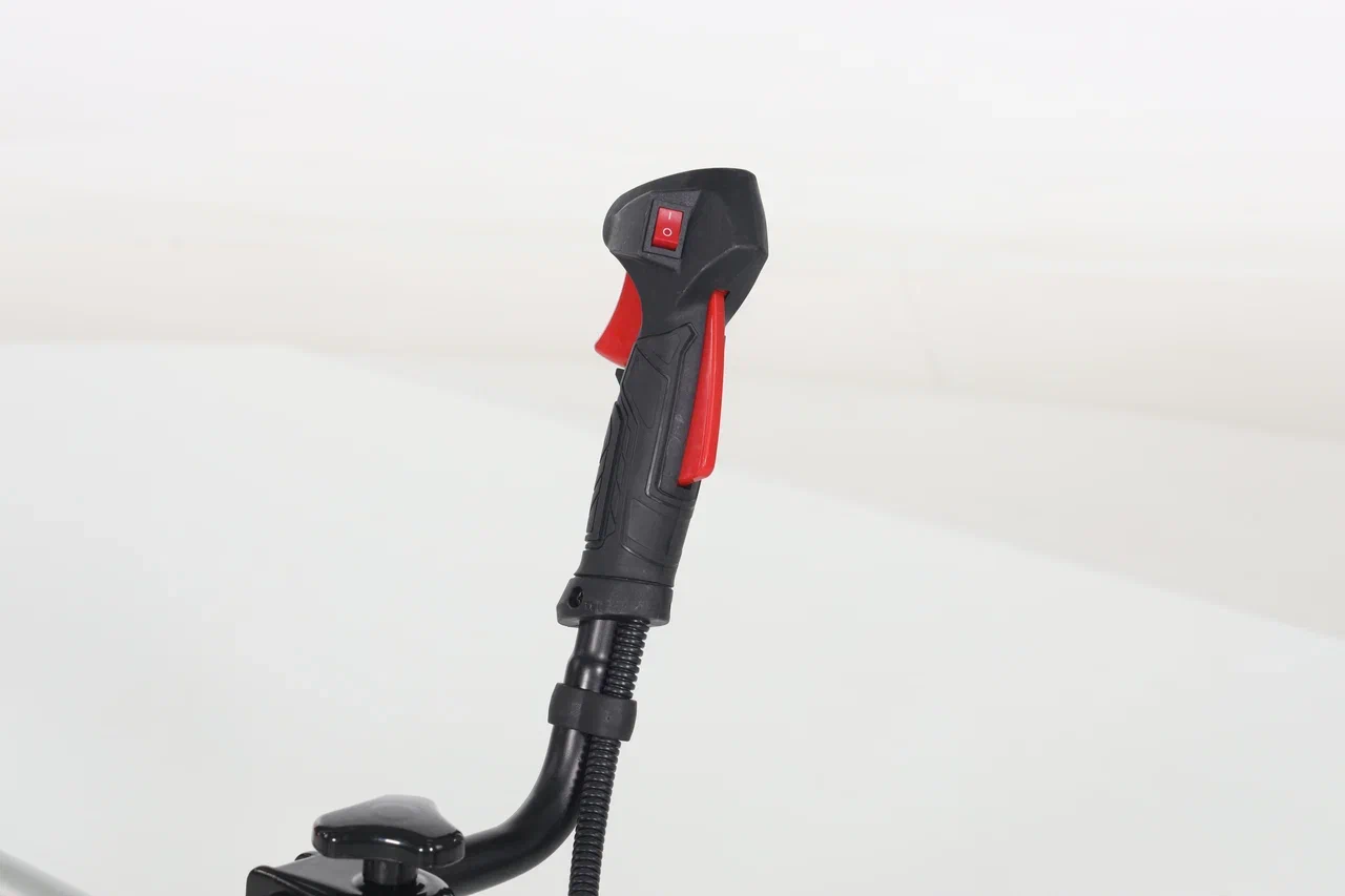 1/2 двигатель Мотокоса бензиновая GEOS GT 233 B